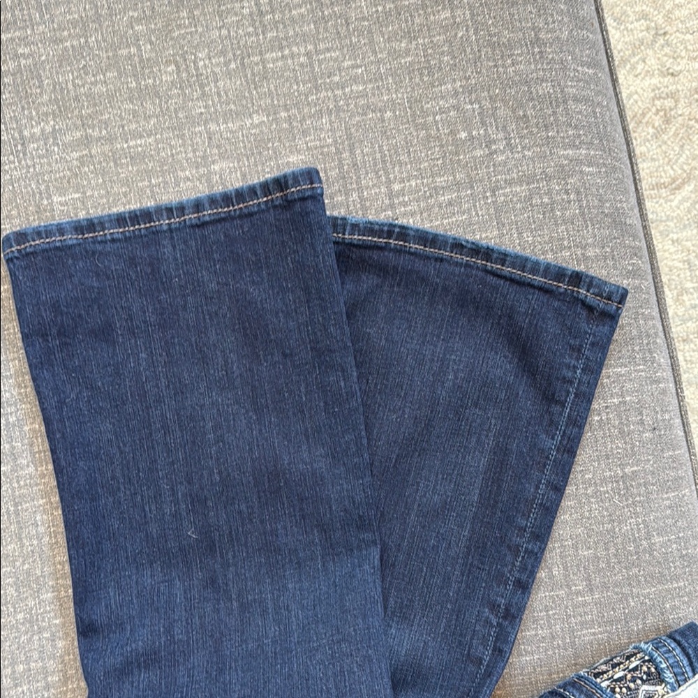 Miss Me Mid Rise Easy Boot Curvy Fit Jeans - Picture 7 of 11